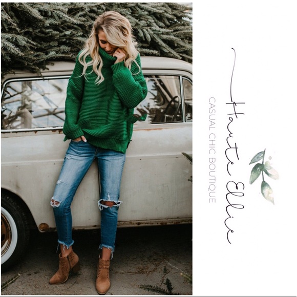 ROLAND- Wide Knit Turtleneck Sweater - Picture 2 of 6